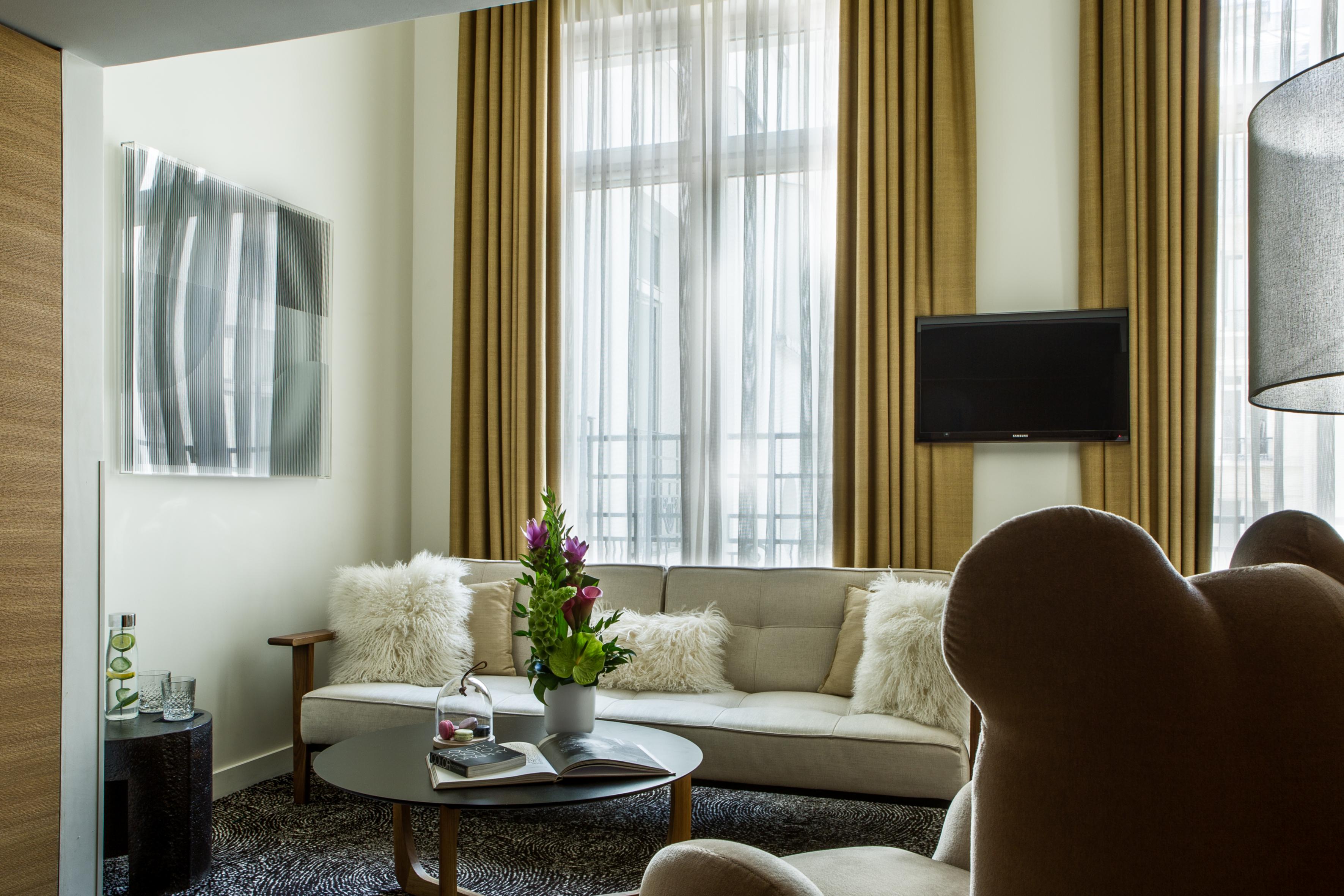 Hotel Marignan Champs-Elysees Paris Exterior foto