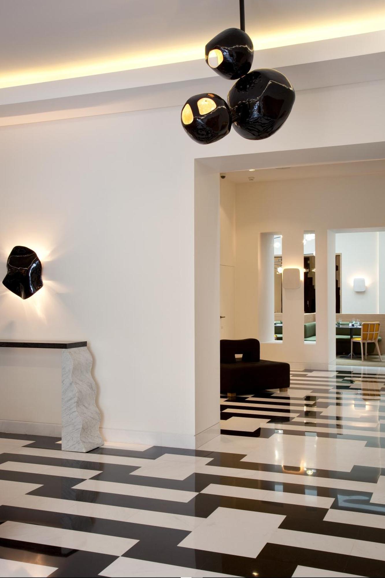 Hotel Marignan Champs-Elysees Paris Exterior foto